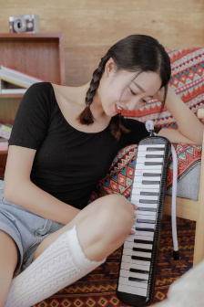 硕大粗长撑裂了小龙女
